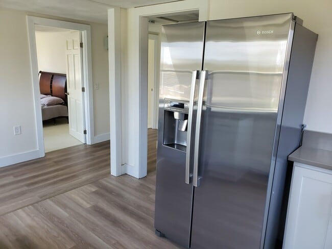 Ice maker and filtered water dispenser
