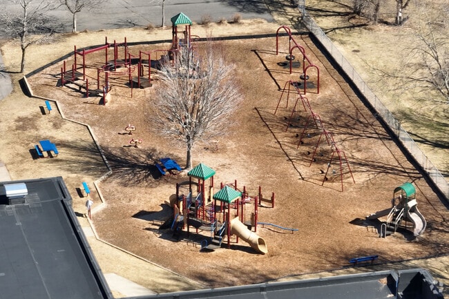 Hunter Elementary School has a student base of 186 students.