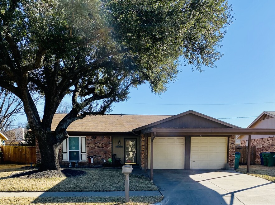 5904 Oak Hill Rd, Watauga, TX 76148 - photo 1