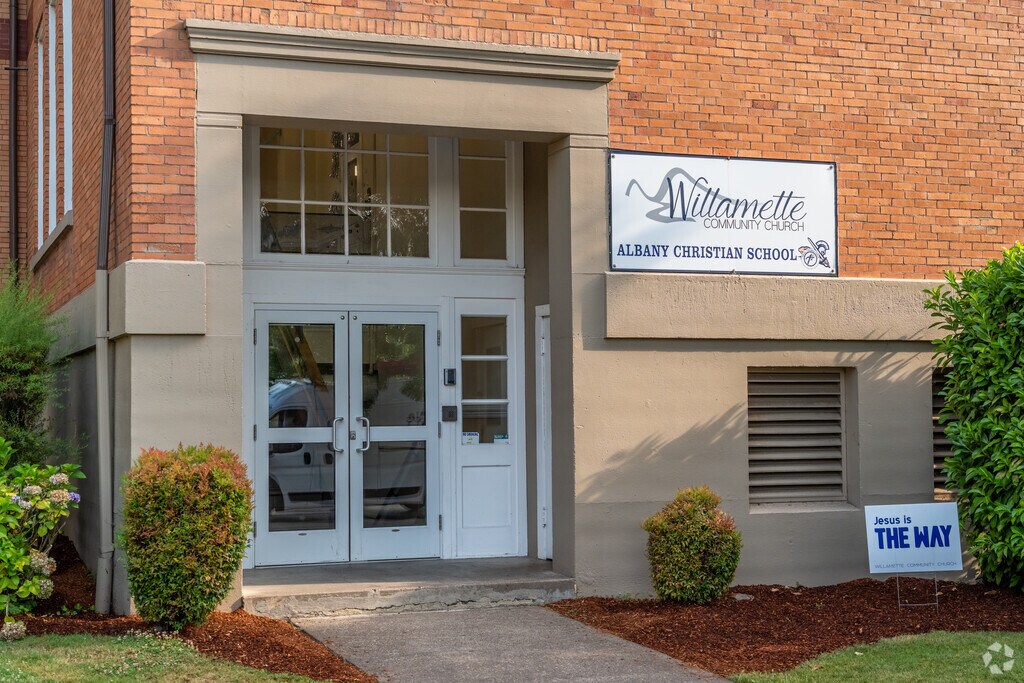 Albany Christian School is a private school in Central Albany.