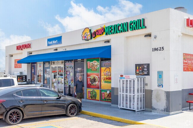 Cordes Lakes only local restaurant is El Gordo, located in the Chevron.