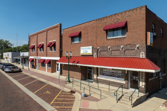 Downtown Cherry Valley offers a warm welcome with its local cafés, small restaurants, and community-driven businesses.