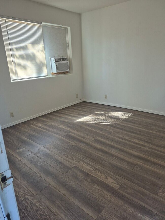 5735 Old Hwy 53 unit 6 Duplex (Park, Clearlake, CA 95422 - photo 3