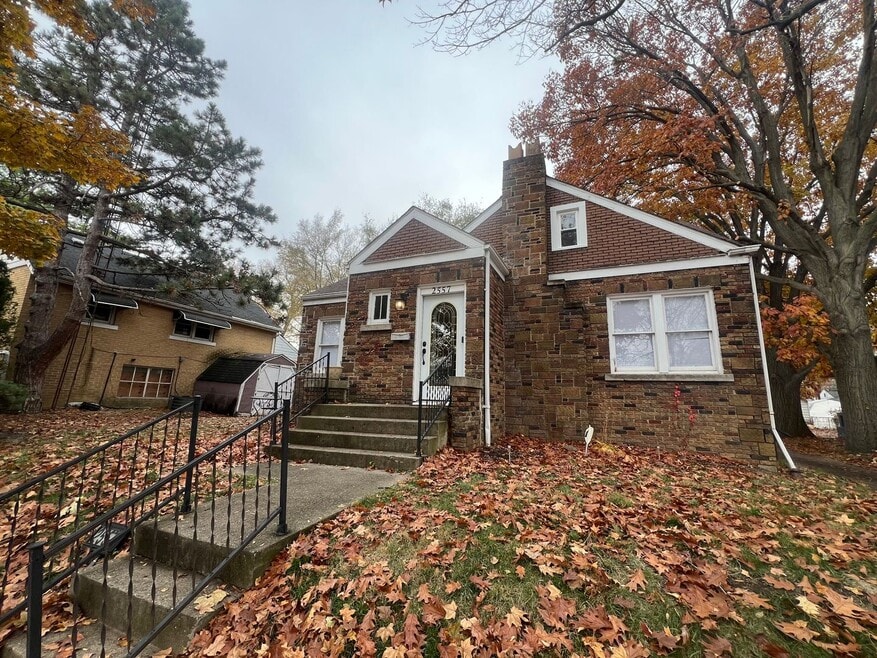 2557 S 6th St, Springfield, IL 62703 - photo 1