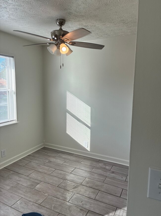 6103 Julie Kays Way unit 3, Louisville, KY 40258 - photo 4