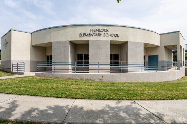 Hemlock Elementary School is an award-winning school in Fontana.