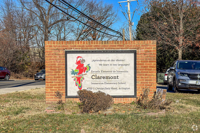 Sign for Claremont Immersion School