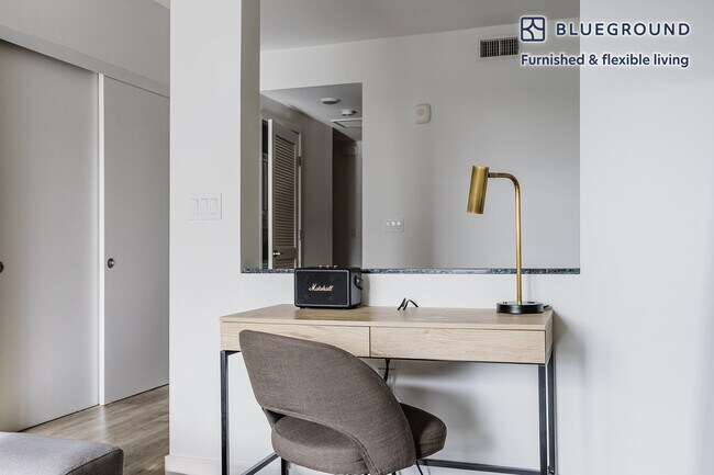 12035 Wilshire Blvd unit FL5-ID1293, Los Angeles, CA 90025 - photo 4