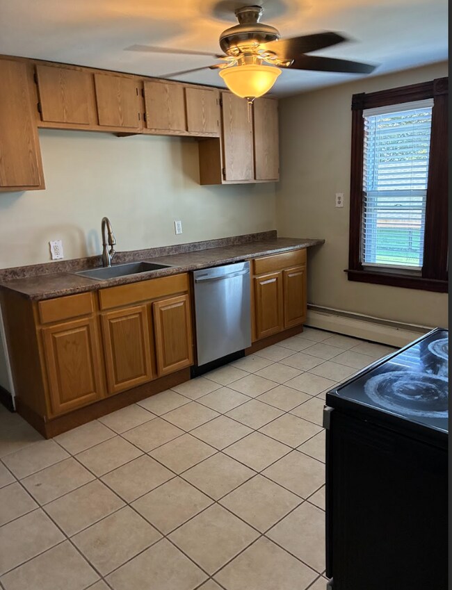 74 Green Hill Pkwy Unit 3, Worcester, MA 01605