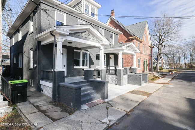 510 Brown St unit (510), Stroudsburg, PA 18360 - photo 2