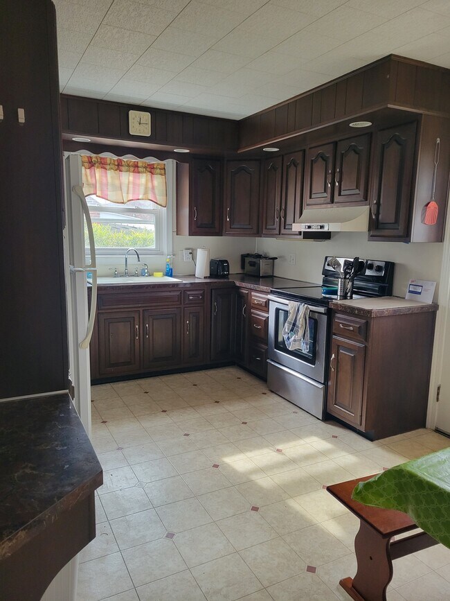 4010 7th Ave, Temple, PA 19560 - photo 4