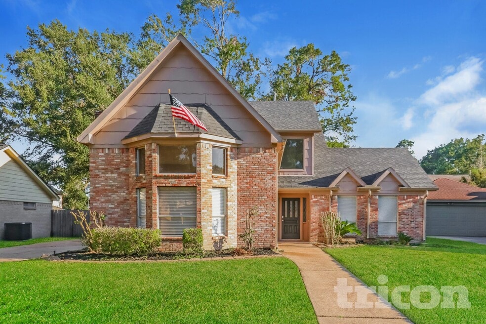 5711 Kiowa Timbers Dr, Humble, TX 77346 - photo 1