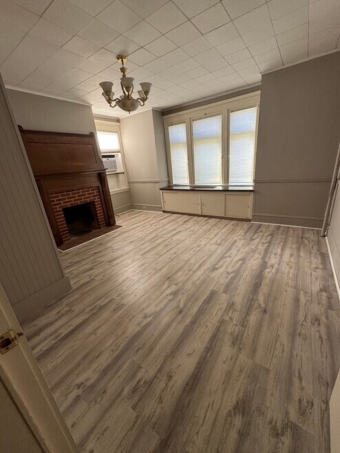 59 Bartlett Ave unit 5, Pittsfield, MA 01201 - photo 1