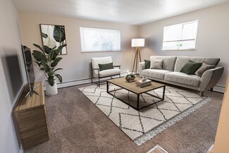 1643 Clinton St, Aurora, CO 80010