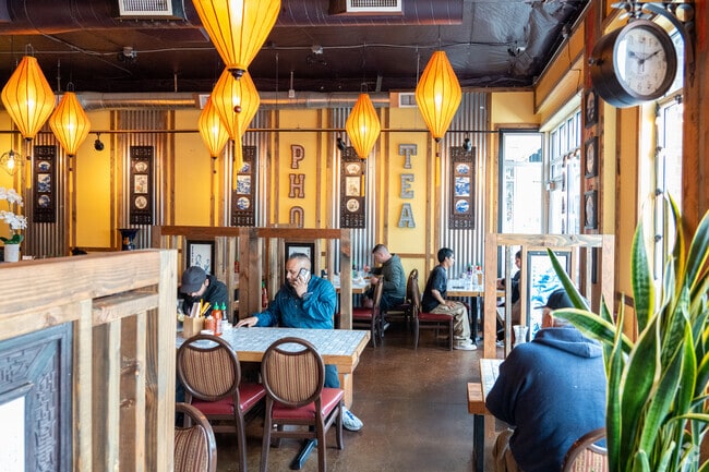 There are many fine dining options in the Gresham neighborhood.