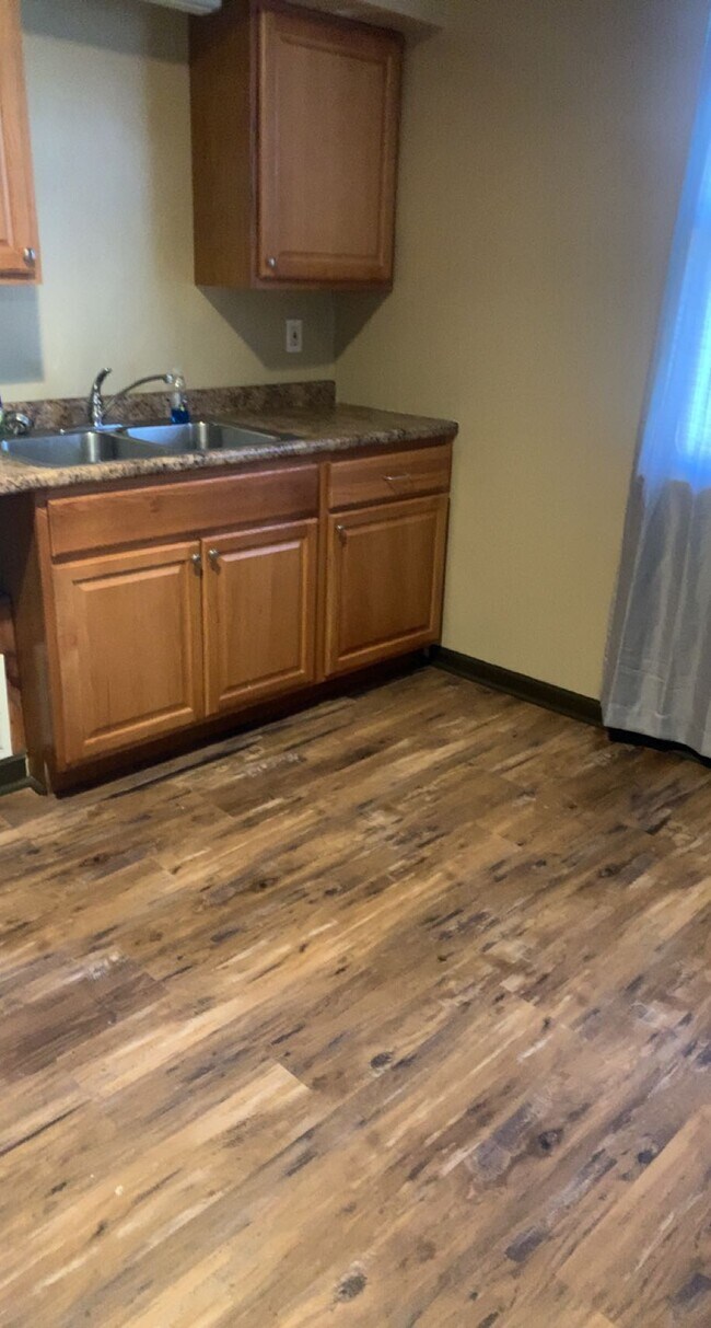 1205 3rd Ave unit 2, Beaver Falls, PA 15010 - photo 4