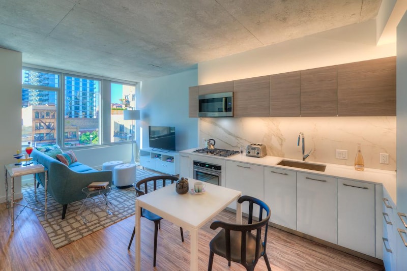 160 N Desplaines St, Chicago, IL 60661 - photo 1