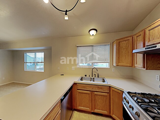 2258 S 2775 W, Syracuse, UT 84075 - photo 3
