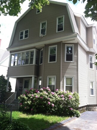 9 Rena St, Worcester, MA 01604