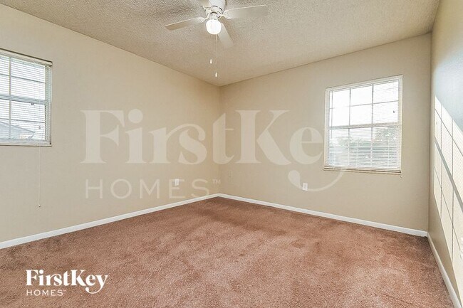 839 Sherwood Dr, Lake Wales, FL 33898 - photo 7