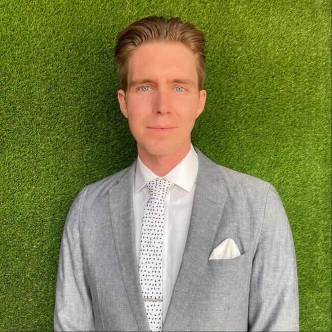 Agent Photo