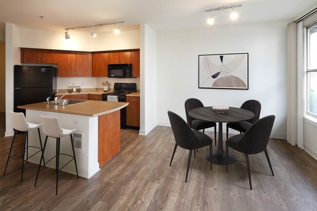 Classic Package I kitchen and dining room