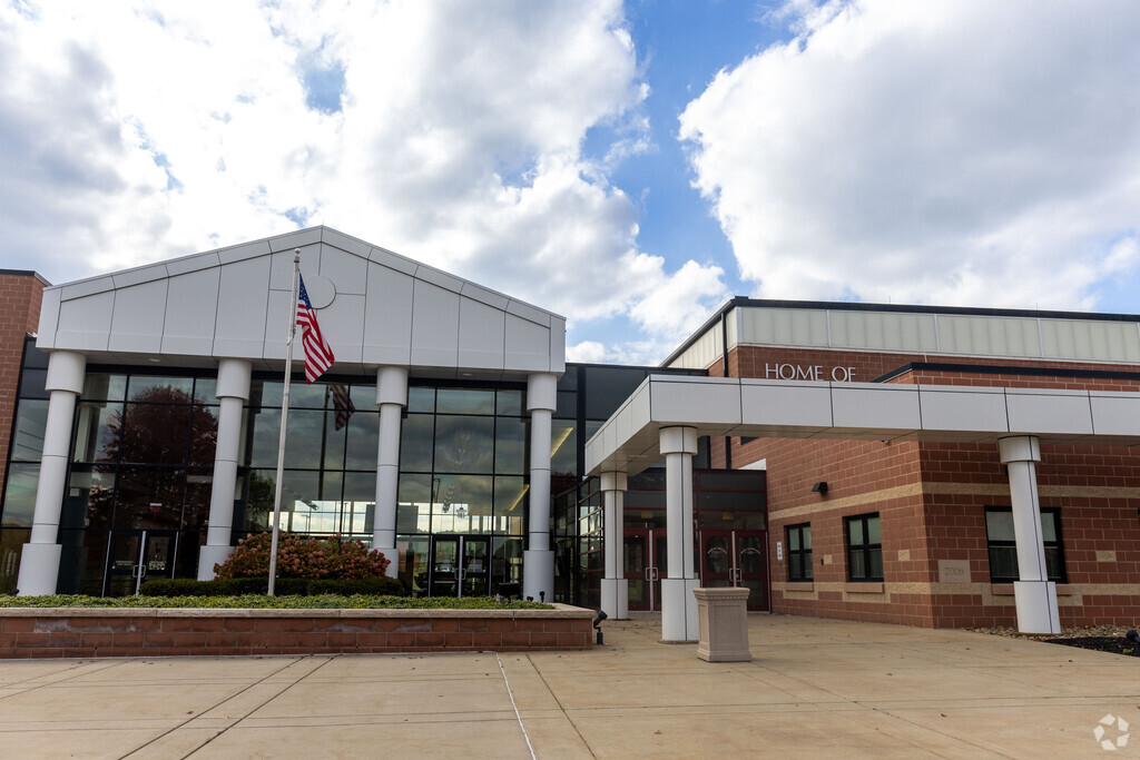 Badger High School provides education in the neighborhood of 
Outlying Trumbull County.