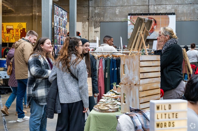 Art On Vine is a monthly fine art and hand made good market featuring over 80+ artists and makers from Ohio and beyond.