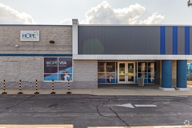 Hope Christian School - Via is located at 3502 Douglas Avenue in Racine, WI.