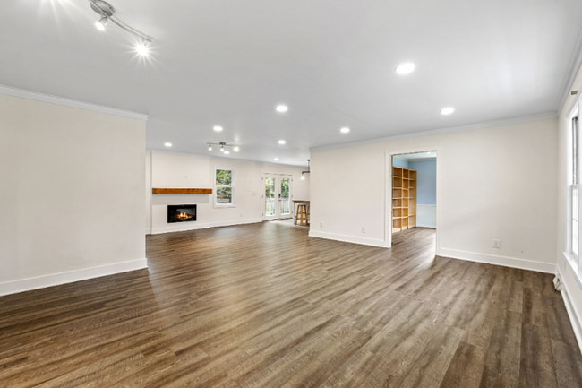 111 Ticonderoga Dr, Greer, SC 29650 - photo 3