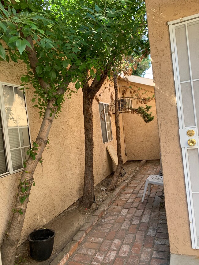 1909 N Hollywood Way, Burbank, CA 91505 - photo 2