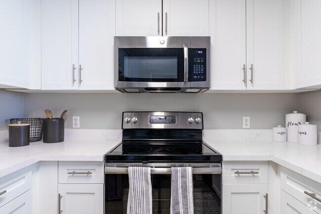 2BR, 1BA - 719SF - Kitchen