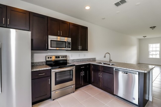 532 Imperial Place, Kissimmee, FL 34758 - photo 4