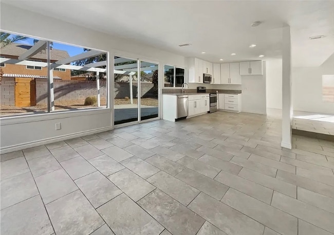 9670 Summerville St, Las Vegas, NV 89106 - photo 2