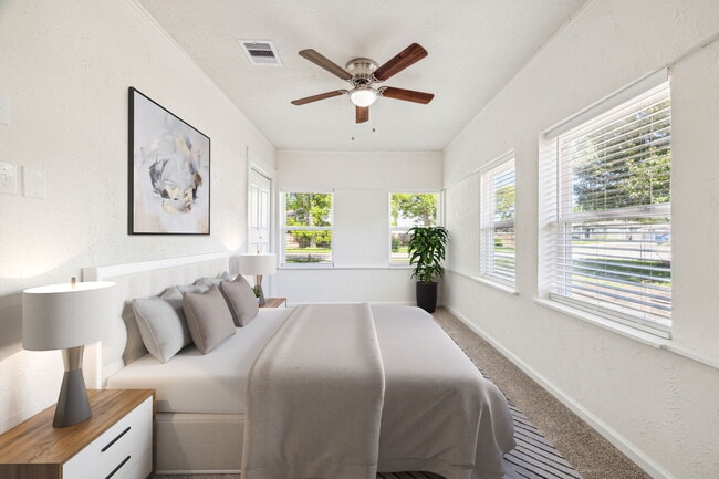 2511 Evergreen Dr, Houston, TX 77087 - photo 4