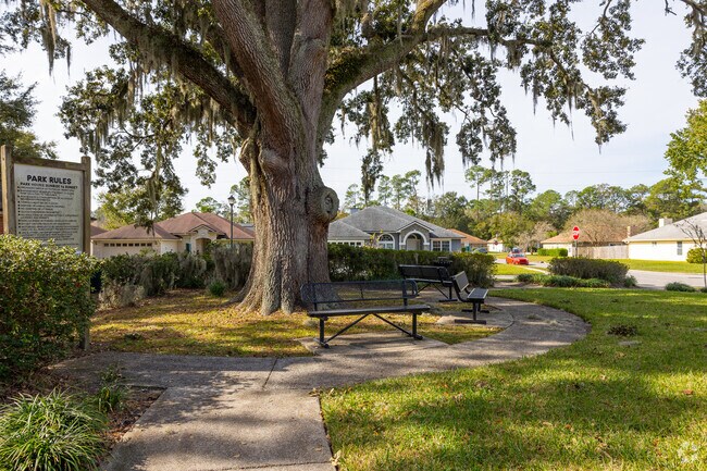 Chapelgate Park is a small neighborhood green space in Loretto.