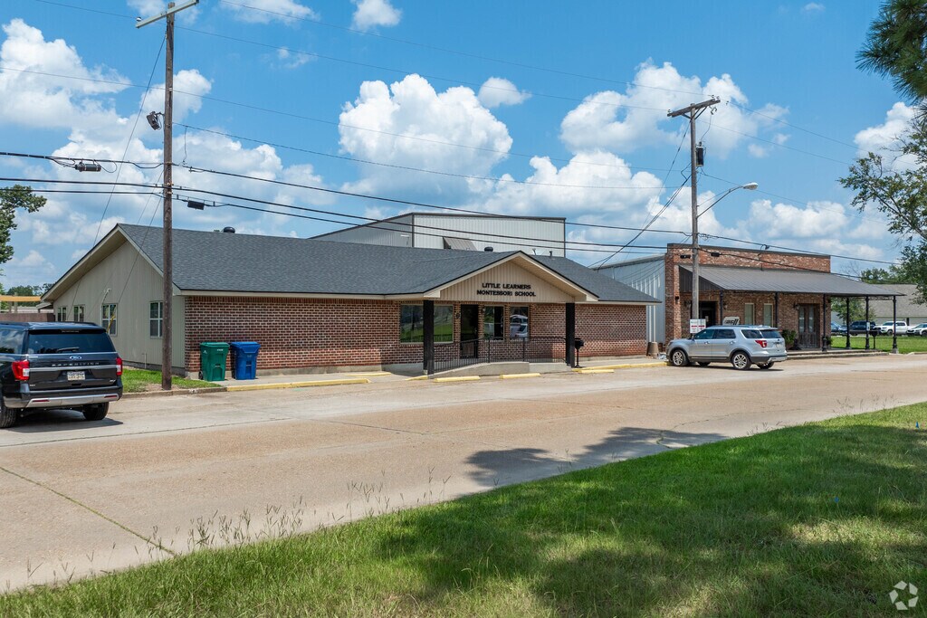 Little Learners Montessori is located in Sulphur, LA.