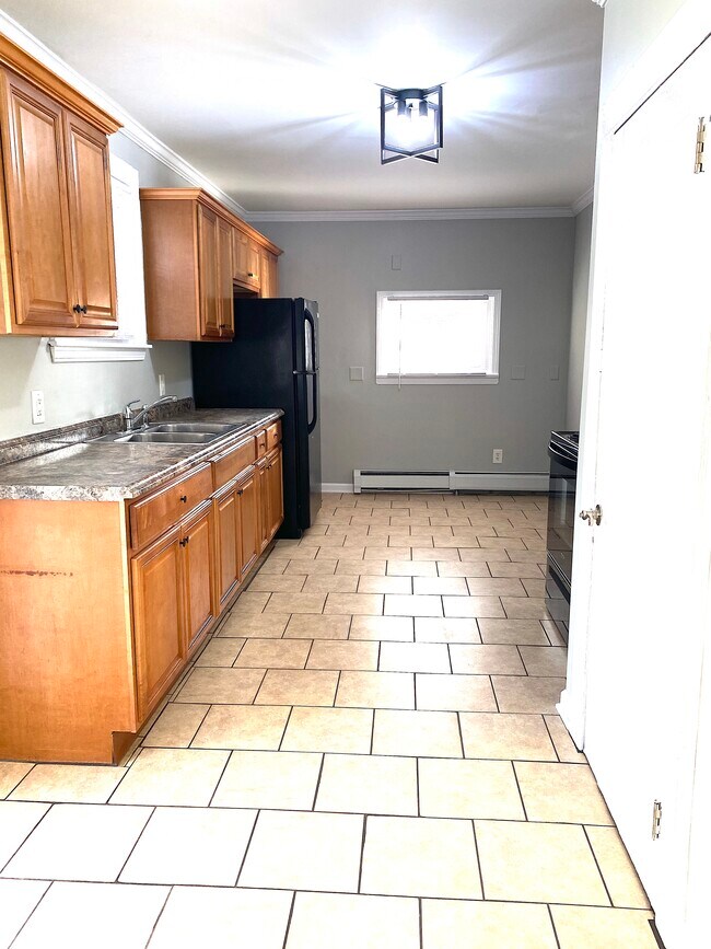 72 Broad St unit 1, Plainville, CT 06062 - photo 5