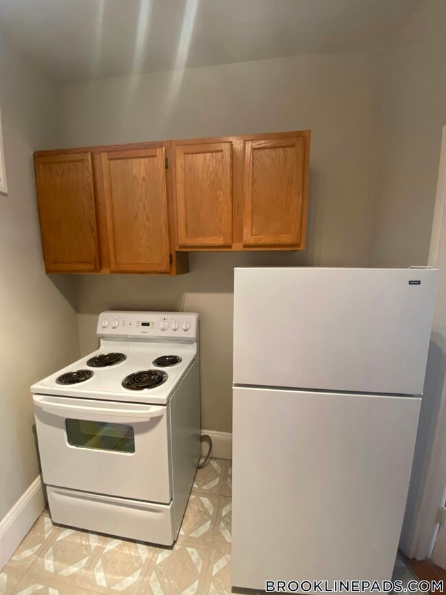 9 Sewall Ave Unit 105, Brookline, MA 02446