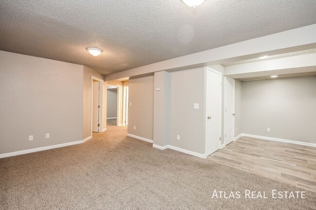 2115 Bainbridge Rd, Colorado Springs, CO 80916 - photo 6