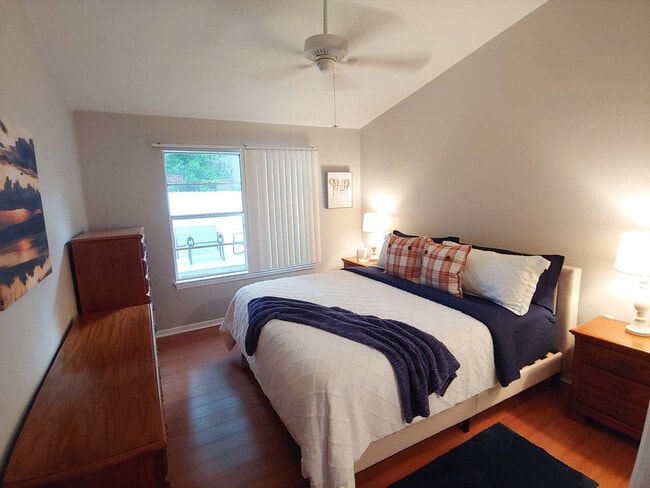 3832 SW 30th Terrace unit ID1359098P, Gainesville, FL 32608 - photo 4