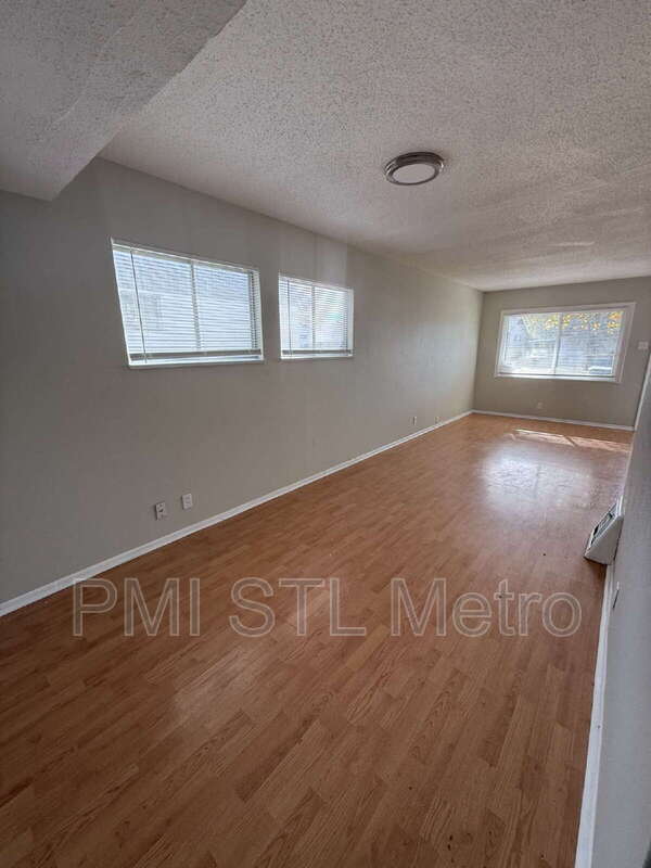 205 Grampian Rd, Saint Louis, MO 63137 - photo 3