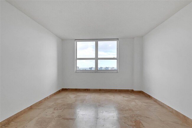 Yacht Club at Portofino unit 1490, Miami Beach, FL 33139 - photo 3