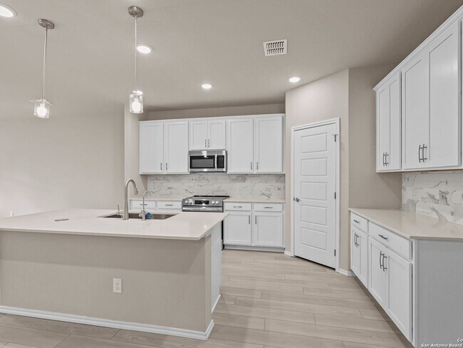 6602 Lowrie, San Antonio, TX 78239 - photo 7