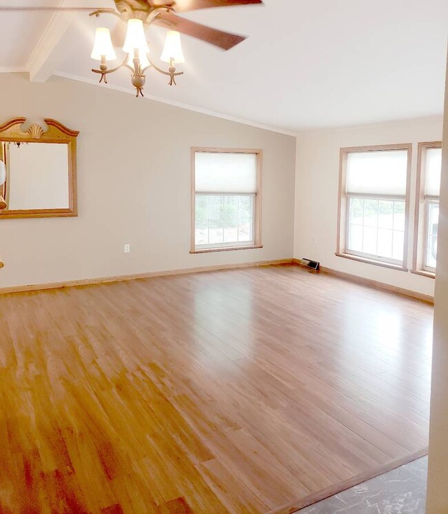 2368 W 148th St S, Mitchellville, IA 50169 - photo 5