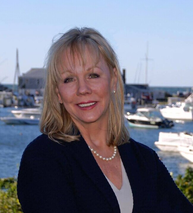 Ella Leavitt Real Estate Agent in Chatham, MA