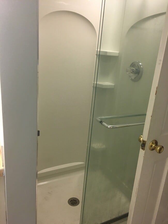 11 Monroe Ave unit 2, Bristol, RI 02809 - photo 5