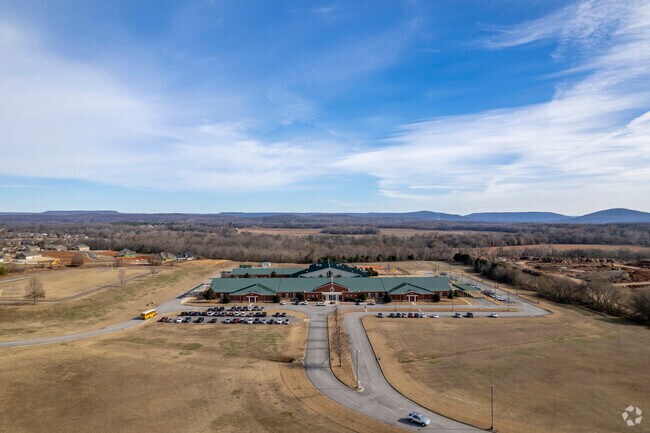 Full campus of Mt Carmel Elementary School in Huntsville Alabama.