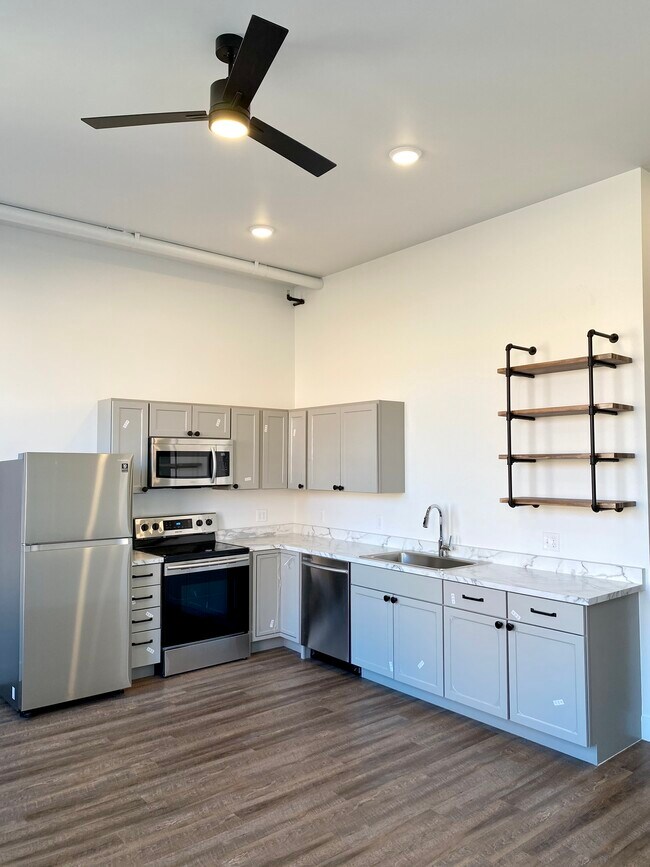 Mechanics Building, Pueblo, CO 81003 - photo 5