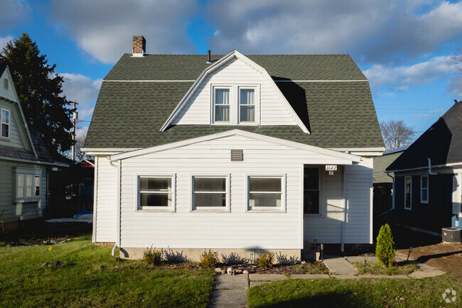 This home shines under the afternoon setting sun in Nebraska.